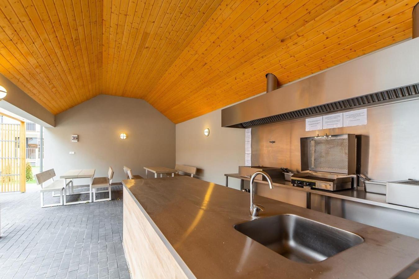 Apartament 4 Seasons- Basen Wewnetrzny,Jacuzzi,Sauna,Silownia I Kulkoland W Cenie!!! Kołobrzeg Eksteriør billede